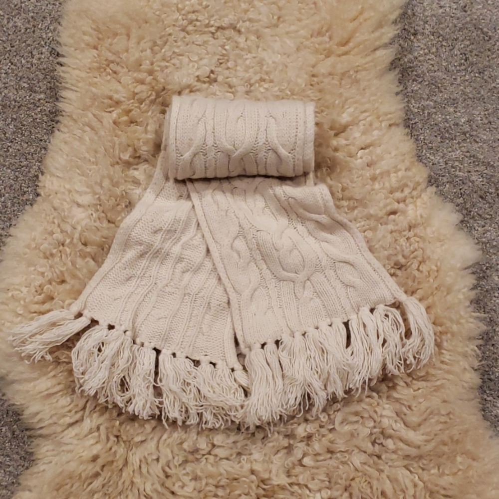 3/$30🌷GAP Aran Cable Knit Wool Scarf w/ Tassels